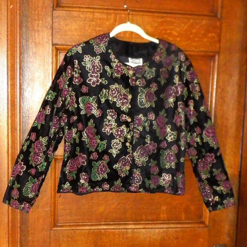 ~~~EXQUISITE ~ Separate Scene TOP ~ ABOVE and BEYOND, Gold Thread Throughout